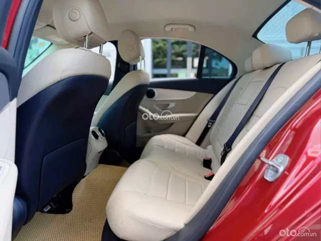Mercedes-Benz C180 AMG 2021 13