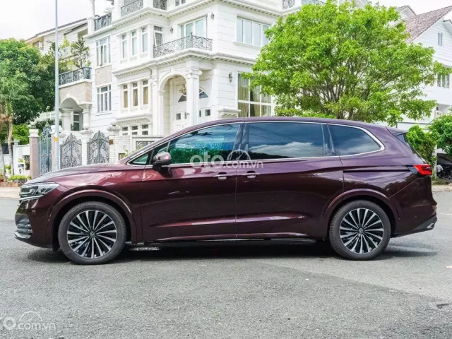 Volkswagen Viloran Luxury 2024 4