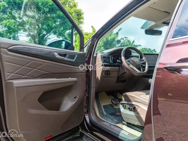 Volkswagen Viloran Luxury 2024 6