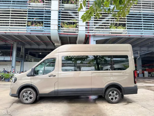 Ford Transit Tiêu chuẩn 2024 8