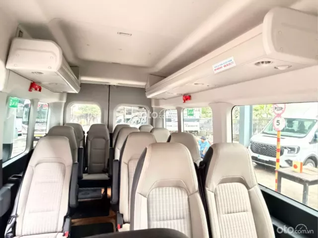 Ford Transit Tiêu chuẩn 2024 9