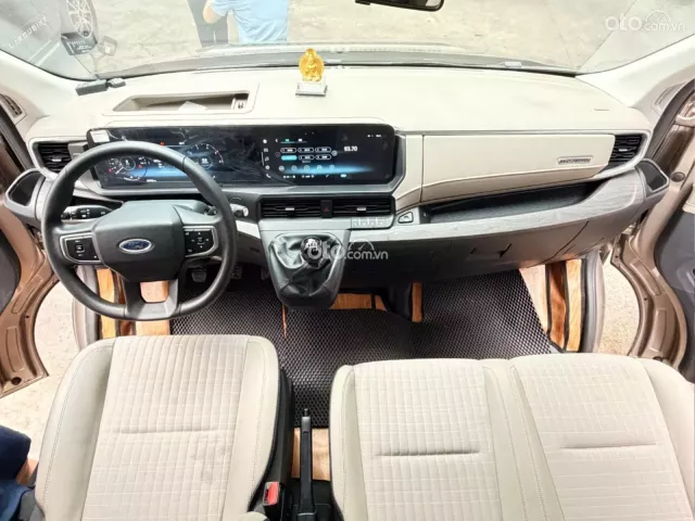 Ford Transit Tiêu chuẩn 2024 15