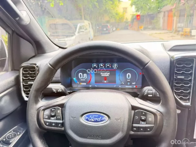 Ford Everest 2.0L ST5 10AT 4x4 Titanium 2025 16