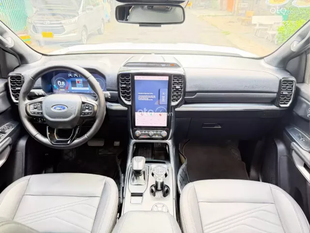 Ford Everest 2.0L ST5 10AT 4x4 Titanium 2025 18