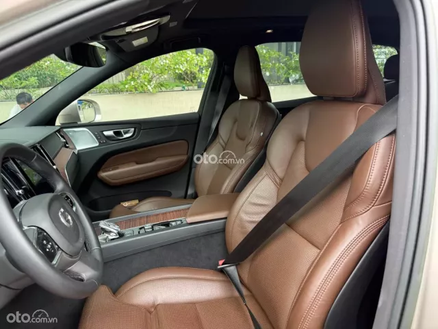 Volvo xc60 b6 sx 2023 odo lướt 1v7