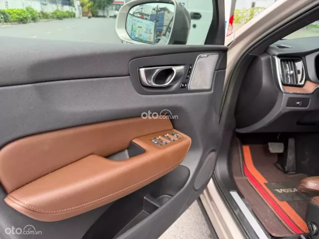 Volvo xc60 b6 sx 2023 odo lướt 1v7