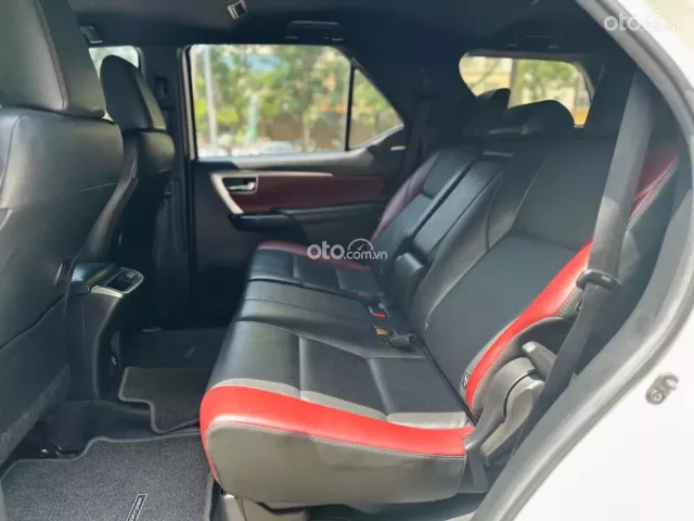 Toyota Fortuner 2.4 AT 4x2 Legender 2021 8