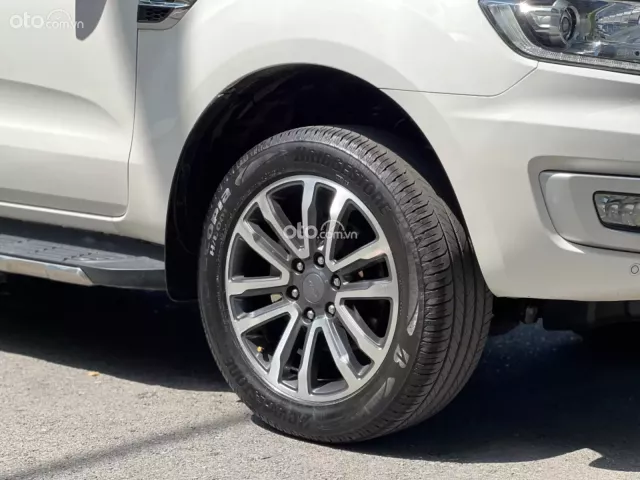 Ford Everest Titanium 2.0 AT 4x2 2019 9