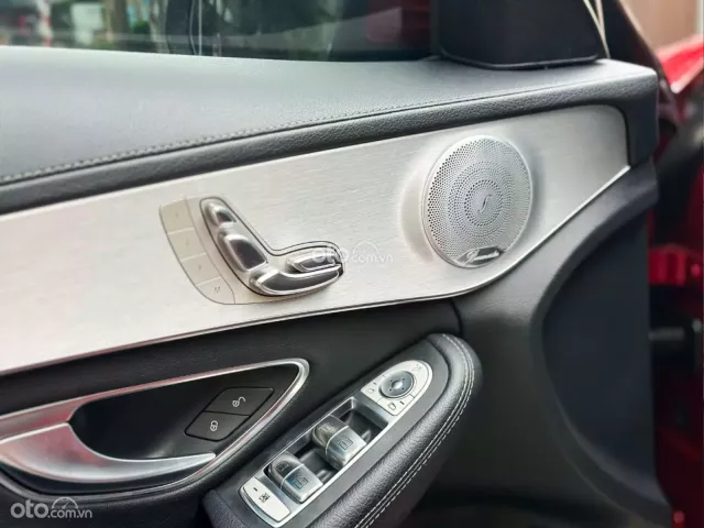 Mercedes-Benz C300 2018 18