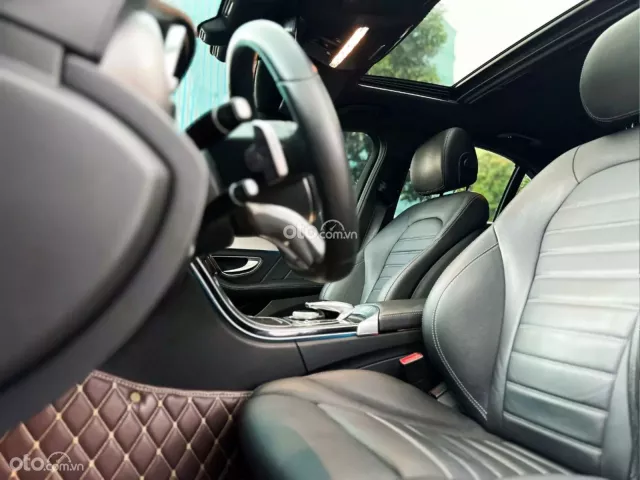 Mercedes-Benz C300 2018 14