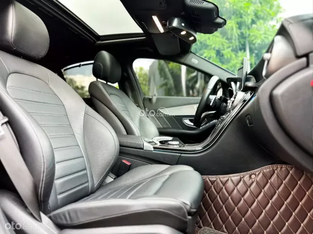 Mercedes-Benz C300 2018 11