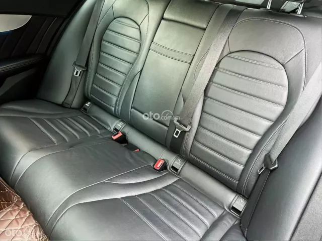 Mercedes-Benz C300 2018 16