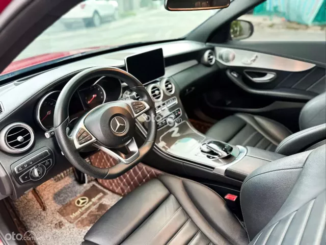 Mercedes-Benz C300 2018 12