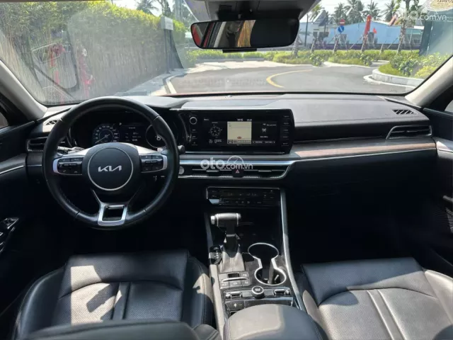 Kia K5 2.0 Luxury 2023 9