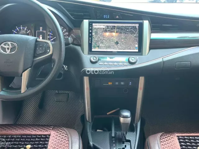 Toyota Innova 2.0G 2019 8