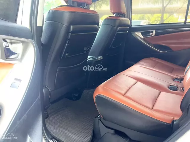 Toyota Innova 2.0G 2019 9