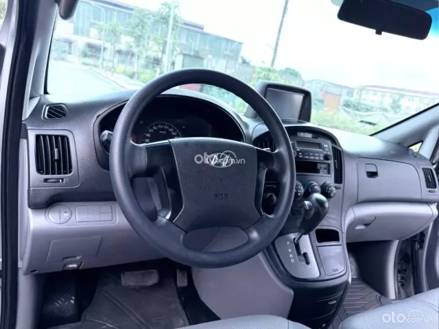 Hyundai Grand Starex 2.4 AT 2012 10