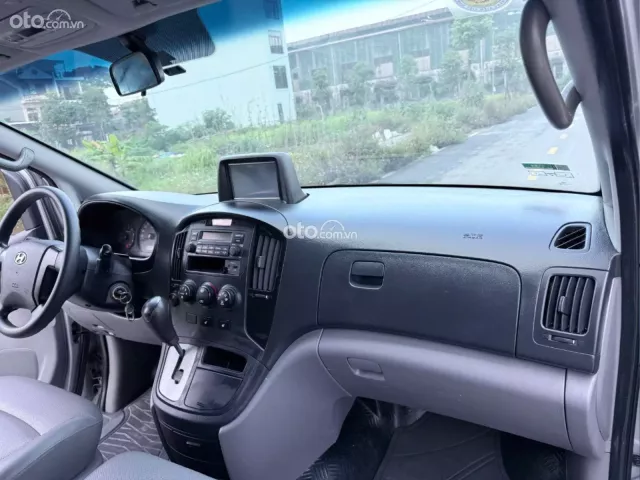 Hyundai Grand Starex 2.4 AT 2012 12