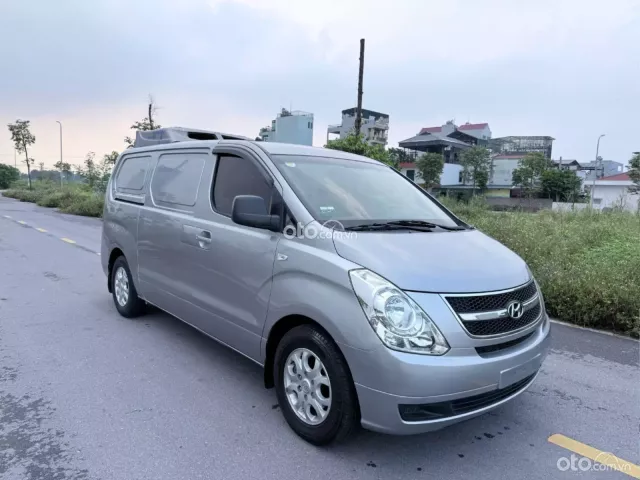 Hyundai Grand Starex 2.4 AT 2012 3