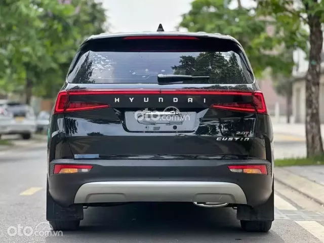 Hyundai Custin 2.0T-GDi Cao cấp 2023 3