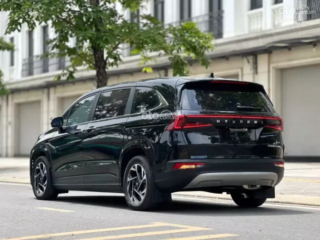 Hyundai Custin 2.0T-GDi Cao cấp 2023 4