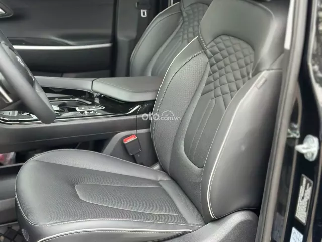 Hyundai Custin 2.0T-GDi Cao cấp 2023 5