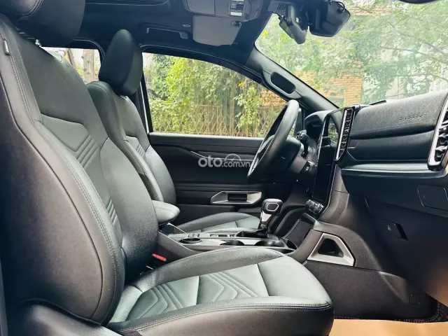 Ford Everest Titanium 2.0 AT 4x2 2023 10