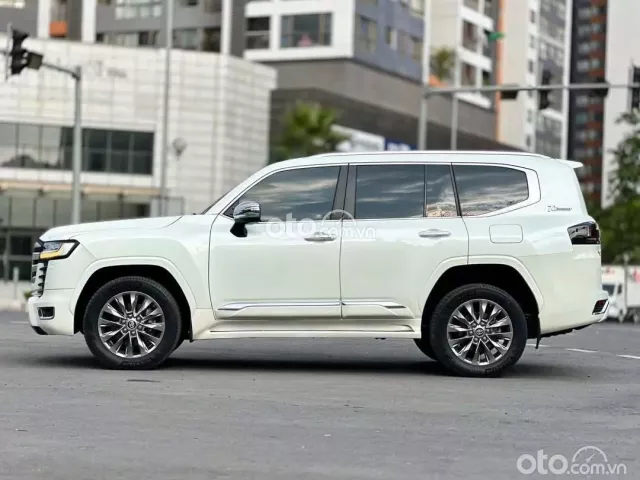 Toyota Land Cruiser V6 3.5L TURBO 2022 4