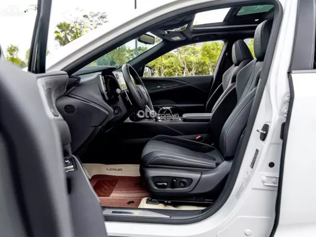 Lexus RX 500h F-Sport Performance 2025 14