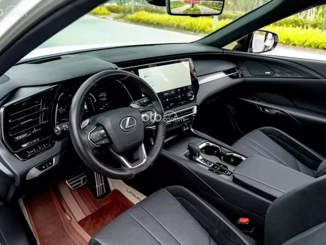 Lexus RX 500h F-Sport Performance 2025 16