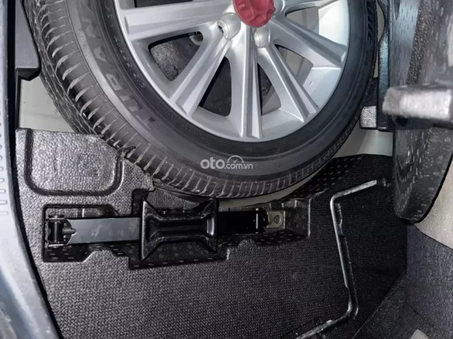 Toyota Camry 2.5Q 2012 19