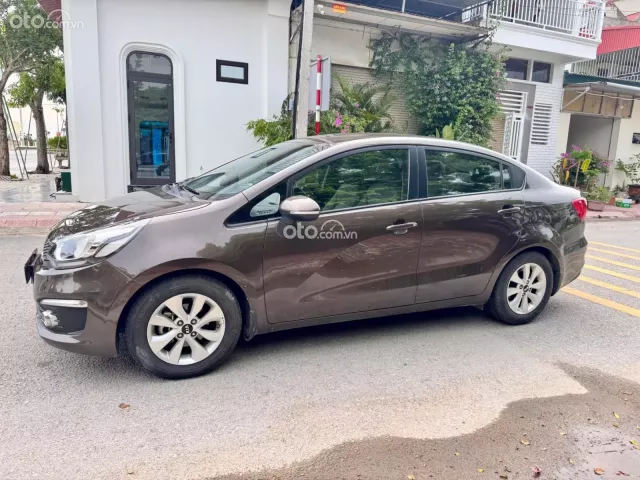 Kia Rio 1.4 AT 2015 4