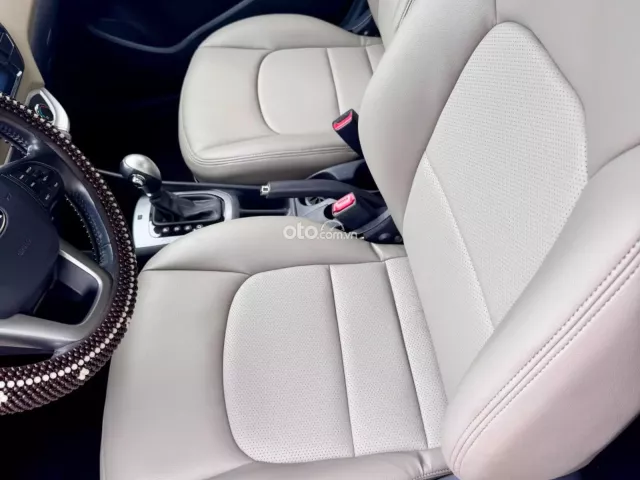 Kia Rio 1.4 AT 2015 8