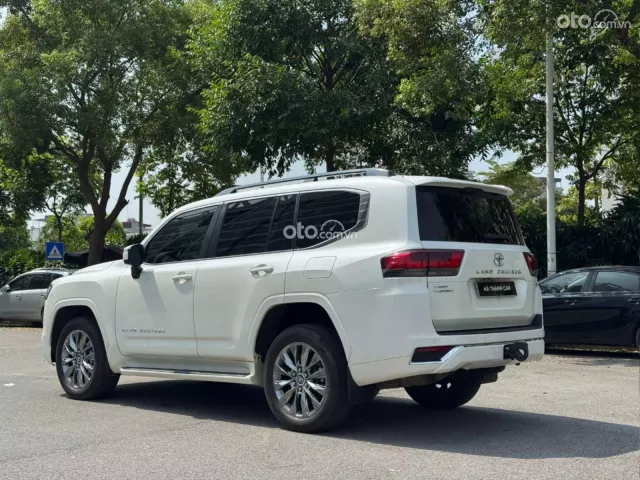 Toyota Land Cruiser 2023 6