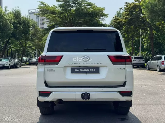 Toyota Land Cruiser 2023 7
