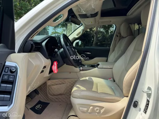 Toyota Land Cruiser 2023 14
