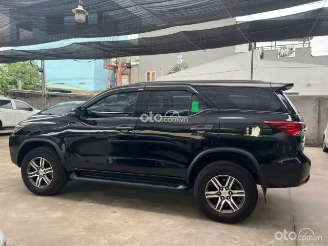Toyota Fortuner 2.4G 4x2 AT  2022 3