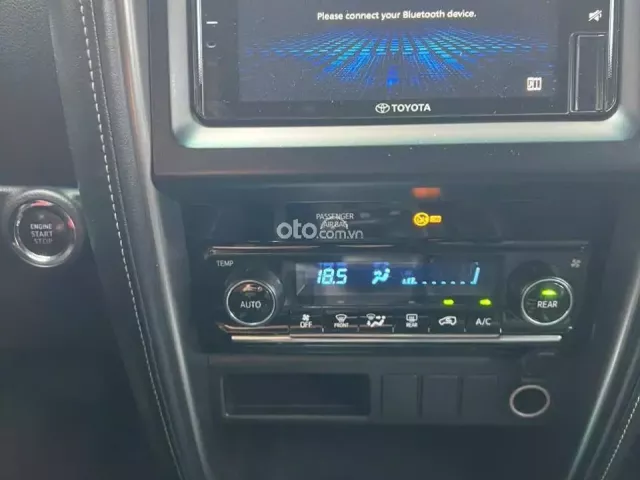 Toyota Fortuner 2.4G 4x2 AT  2022 11