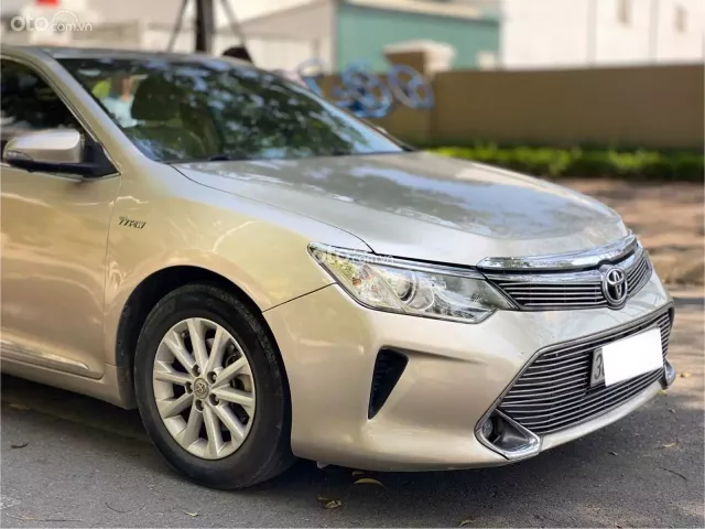 Toyota Camry 2.0E 2015 8