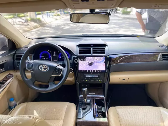 Toyota Camry 2.0E 2015 13