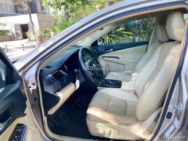Toyota Camry 2.0E 2015 14