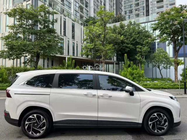 Hyundai Custin 2.0T-GDi Cao cấp 2023 5