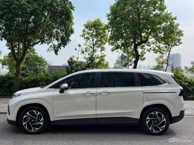 Hyundai Custin 2.0T-GDi Cao cấp 2023 4