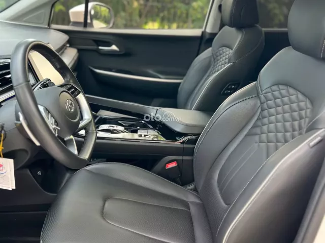 Hyundai Custin 2.0T-GDi Cao cấp 2023 16