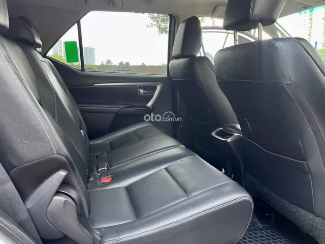 Toyota Fortuner 2.4G 4x2 AT  2021 15