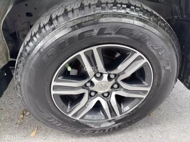 Toyota Fortuner 2.4G 4x2 AT  2021 19