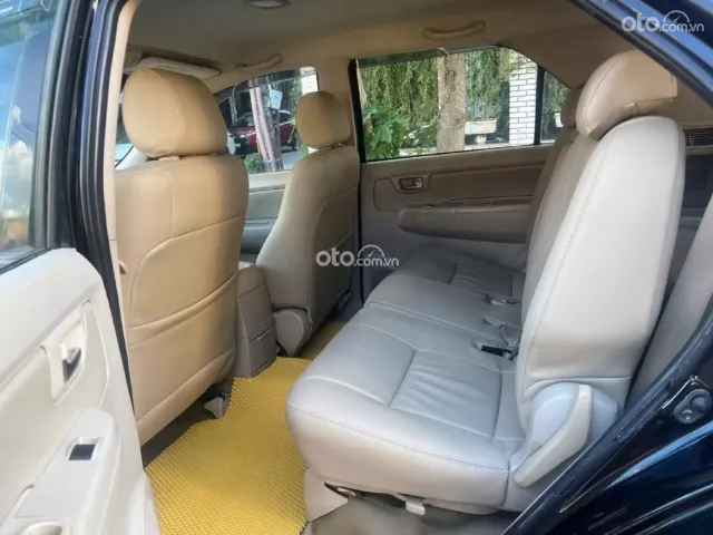 Toyota Fortuner 2.7 V 4X2 AT 2008 10