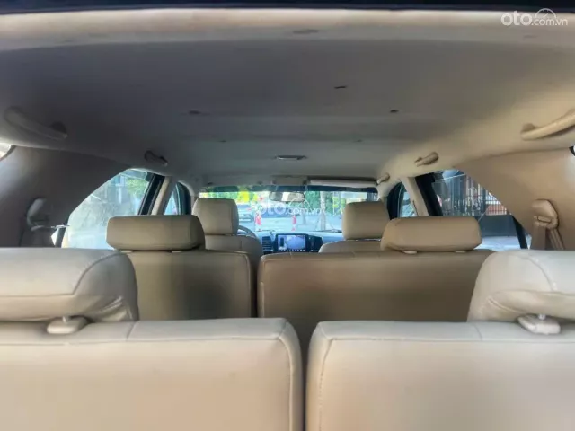 Toyota Fortuner 2.7 V 4X2 AT 2008 11