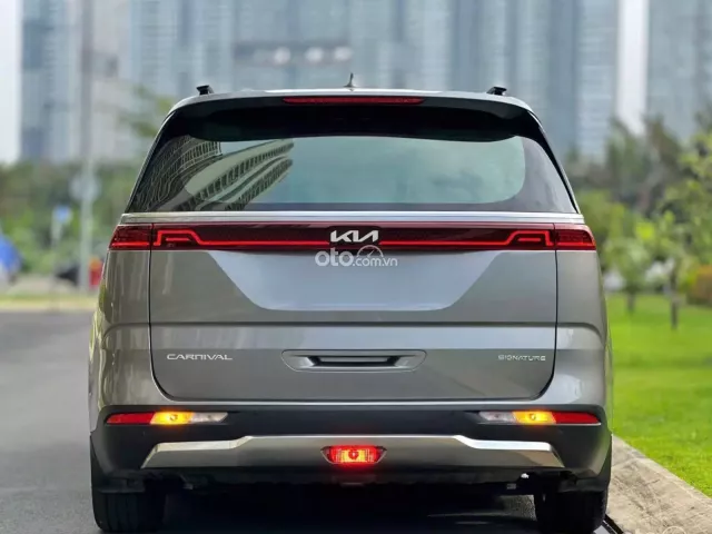 Kia Carnival 2.2D Signature 2023 6