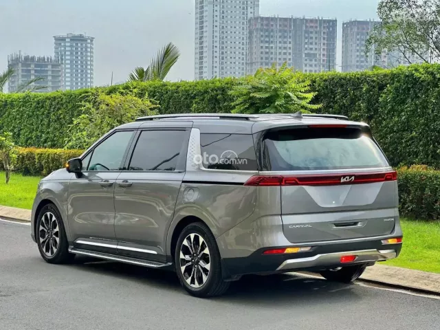 Kia Carnival 2.2D Signature 2023 4